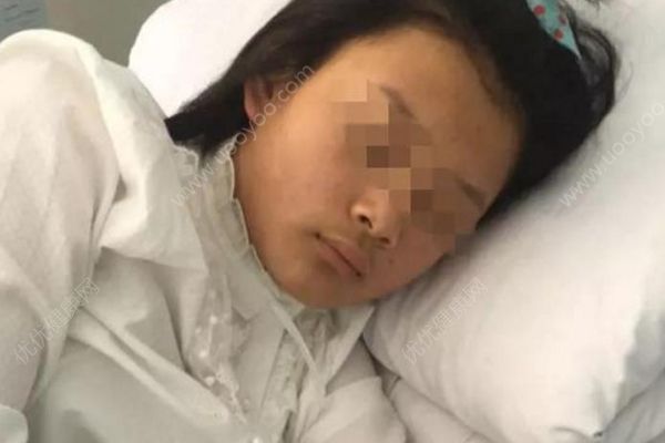 13歲女生校外抽煙喝酒遭老師毆打，家人:想索要紅包(1)