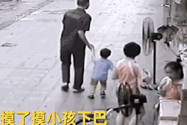 幼兒險些當(dāng)街被陌生男拖走，涉事者稱逗他玩，如何預(yù)防孩子被拐(1)