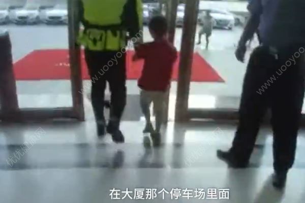 女子為教育兒子請人扮人販子嚇唬，結果兒子真丟了(4)