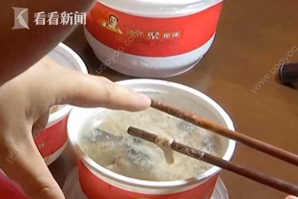 男子叫外賣吃出20多條蟲，餐飲企業(yè)：因為天氣潮濕(2)