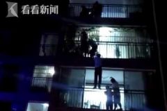 女子與家人爭(zhēng)執(zhí)從5樓跳下，被4樓鄰居一把抓住[多圖]