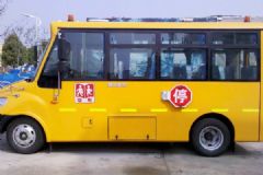 安徽宿州幼兒園校車(chē)翻車(chē)，司機(jī)身亡一名學(xué)生受傷[多圖]