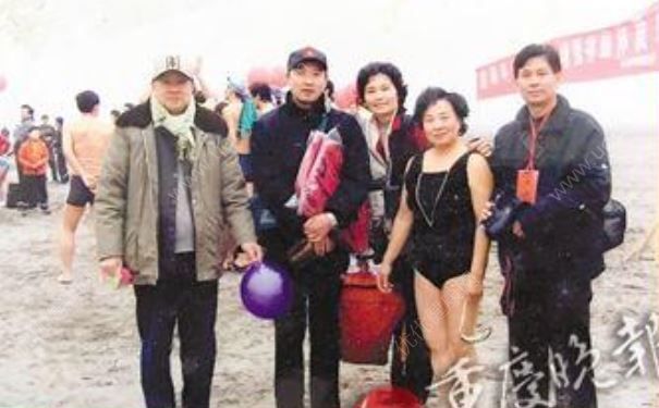 88歲老婆婆堅(jiān)持游泳28年，希望90歲還能跳臺(tái)跳水(4)