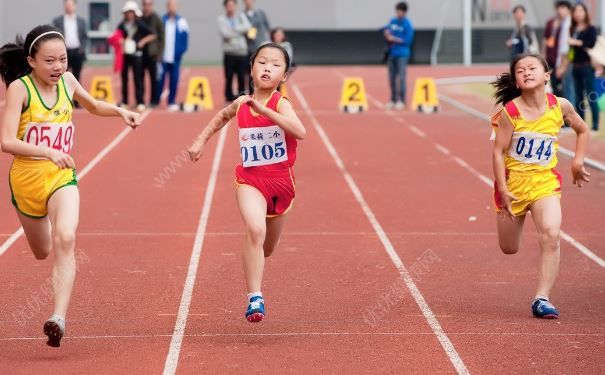 中學(xué)生運動會紀錄40年未破，為什么現(xiàn)在學(xué)生體質(zhì)越來越差？(1)