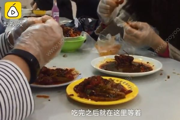 高校食堂推出麻辣小龍蝦夜宵，還有烤生蠔、烤扇貝、缽缽雞(4)