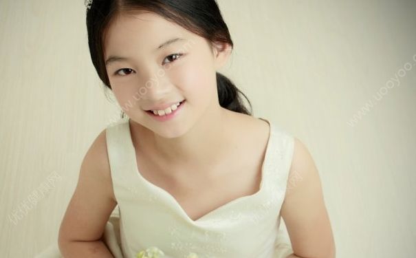 10歲女孩胸部不發(fā)育怎么回事？10歲女生乳房不發(fā)育怎么辦？(1)