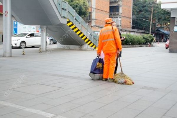 女環(huán)衛(wèi)工被撞身亡，肇事司機駕車逃逸，肇事逃逸怎么處罰(2)