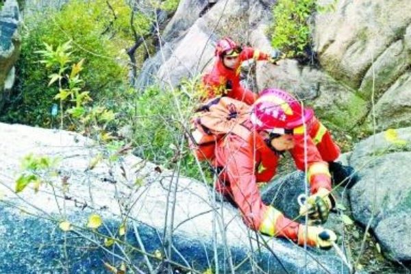 300人昨參與搜救鳳凰嶺失聯(lián)驢友，女生單獨(dú)出游注意事項(xiàng)(2)