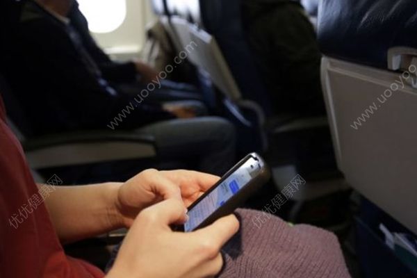 飛機引擎爆炸，乘客買wifi直播告別(3)