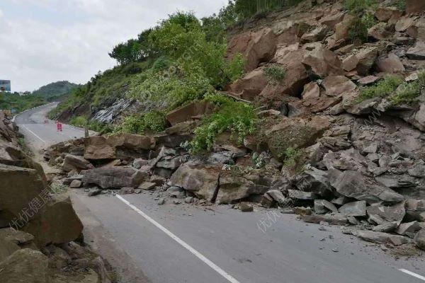 山西呂梁發(fā)生山體滑坡，9人被埋3人確認已死亡，山體滑坡自救小常識(4)