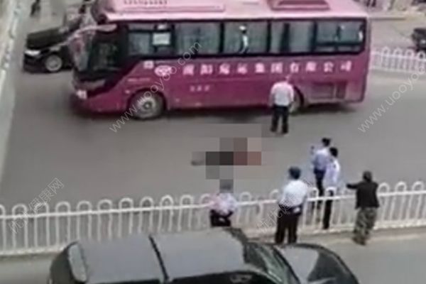 一違規(guī)網(wǎng)約車女司機跳橋身亡，事前索要暫扣車未果(1)