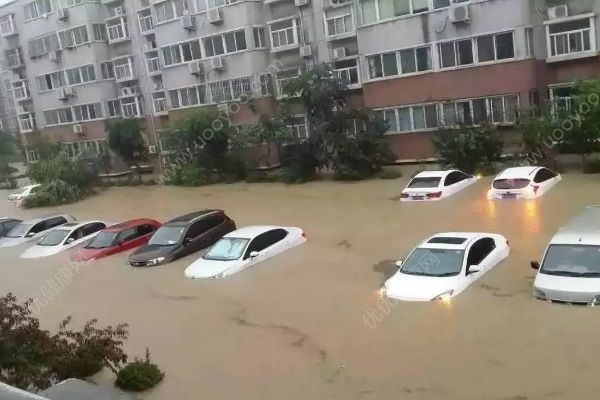 甘肅遭遇強(qiáng)對流天氣暴雨冰雹，已疏散群眾三百多人(4)