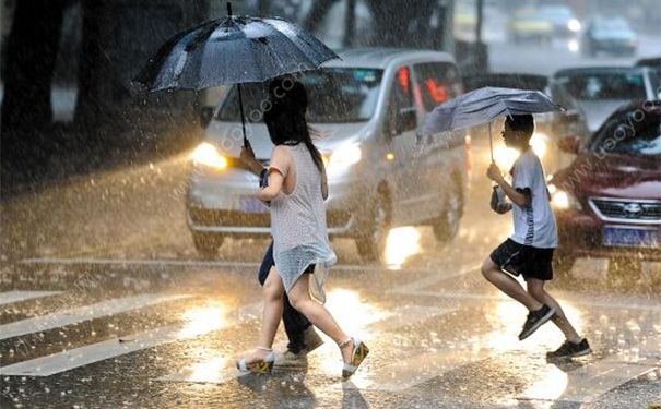 雨一直下怎么辦？天天下雨衣服都干不了(1)