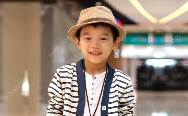 8歲男孩的標(biāo)準(zhǔn)身高體重是多少？8歲男孩正常身高體重是多少？(3)