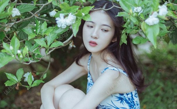 17歲女生胸部一大一小是什么原因？17歲乳房一大一小怎么辦？(4)