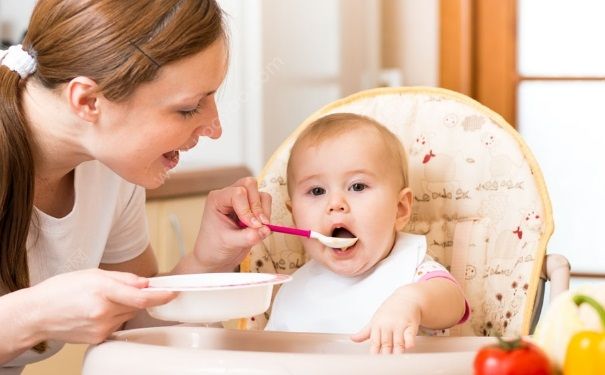 寶寶挑食不愛吃飯?jiān)趺崔k？三歲寶寶挑食特別厲害怎么辦？(3)