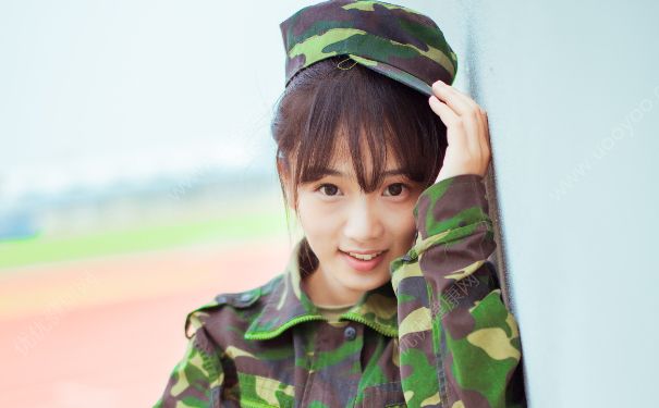 軍訓頭發(fā)怎么扎好看？女生軍訓怎么扎頭發(fā)？(1)