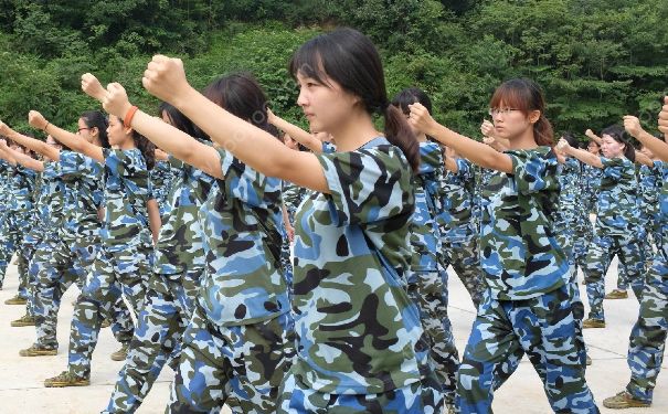 大學(xué)軍訓(xùn)可以做指甲嗎？軍訓(xùn)能做指甲嗎？(3)