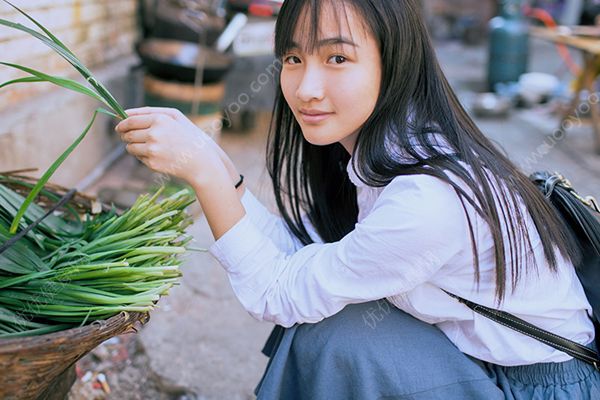 初一女生喜歡初一男生怎么辦？初一女生有喜歡的男生正常嗎？(4)