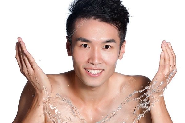 高中男生可以用護(hù)膚品嗎？高中男生如何護(hù)膚？(3)