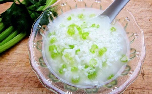 芹菜怎么吃有營養(yǎng)？怎么吃芹菜營養(yǎng)價值高？(1)