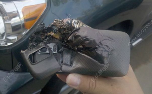 手機邊充電邊玩兒會爆炸嗎？手機充電爆炸是真的嗎？(4)