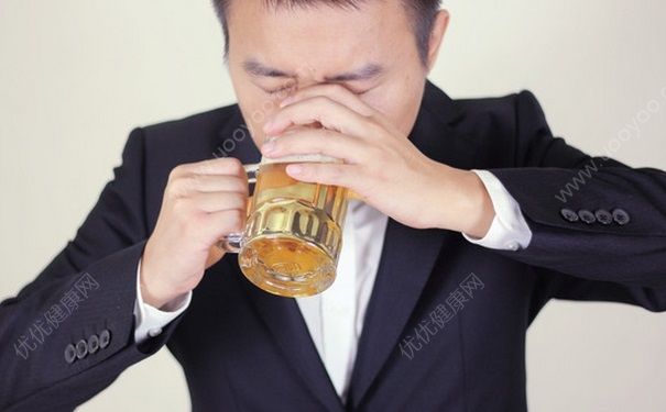 酒精肝的癥狀有哪些？酒精肝要怎么治療？(1)