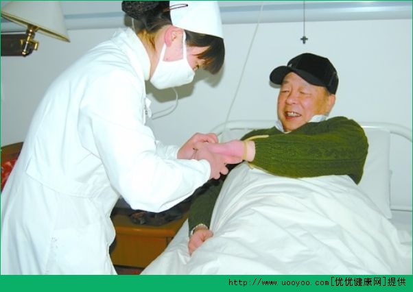 80歲老人得了肝癌怎么辦？80歲老人得了肝癌的治療方法(4)