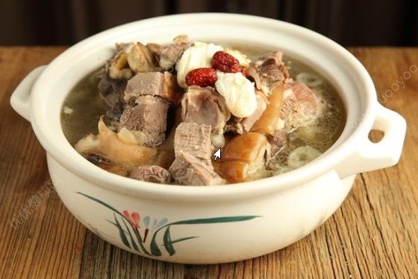 冬季滋補美食有哪些？冬季吃這些美食補充營養(yǎng)效果好！(2)