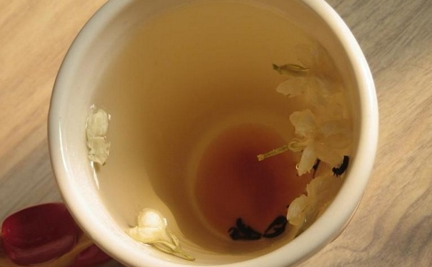 茉莉花茶有什么營(yíng)養(yǎng)價(jià)值？茉莉花茶過(guò)量飲用有什么副作用？(1)