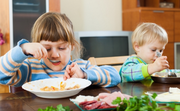 寶寶輔食過(guò)敏什么癥狀？寶寶吃輔食過(guò)敏的癥狀？(1)