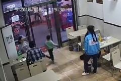 孕婦故意伸腳絆倒4歲男童，孩子患先天性心臟已住院[多圖]