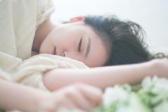 睡得多對(duì)身體好嗎？睡眠并非越多越好[圖]