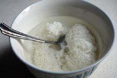 開(kāi)水泡飯對(duì)身體好嗎？開(kāi)水泡飯傷胃嗎？[圖]