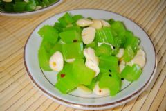 芹菜對(duì)胃好嗎？芹菜對(duì)胃病的作用？[多圖]