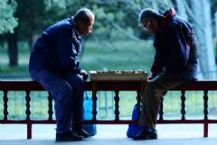 老人下棋好不好？老人下棋樂趣多[多圖]