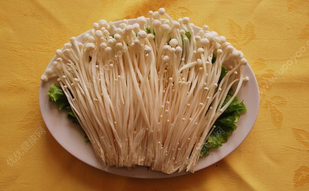 金針菇和芋頭能一起吃嗎？芋頭和金針菇能一起煮火鍋嗎？(3)