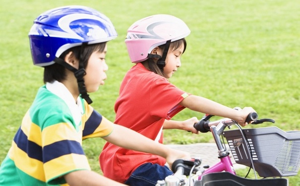 孩子能騎自行車嗎？孩子騎自行車好不好？(1)