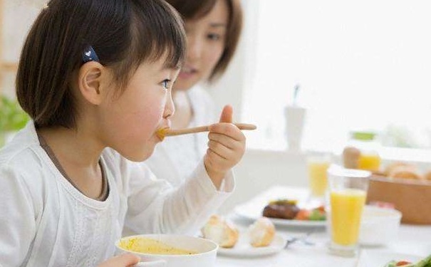 孩子不宜常吃哪些食物？哪些食物小孩不宜多吃？(1)