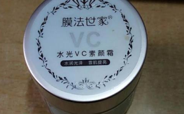 膜法世家水光vc素顏霜睡覺能搽嗎？膜法世家素顏霜使用步驟？(1)