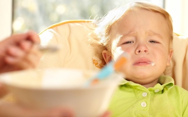 哪些錯誤做法讓孩子不愛吃飯？孩子不喜歡吃飯的原因有哪些？(1)