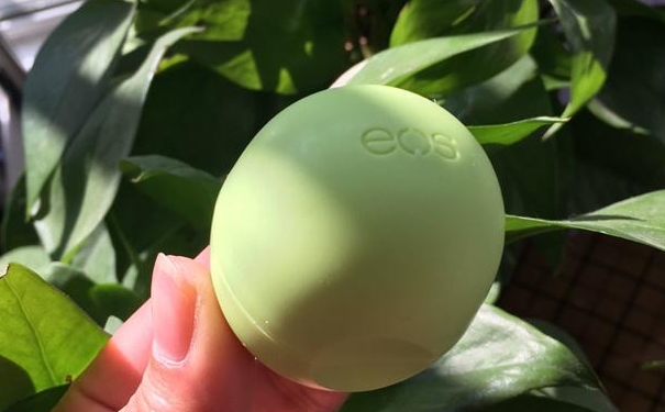 eos潤唇球多少錢？eos唇膏正版價格(1)