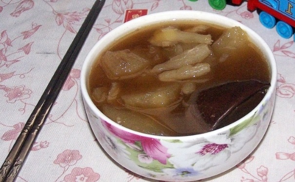 止咳潤肺要補(bǔ)充什么營養(yǎng)？緩解咳嗽的潤肺食物有哪些？(1)