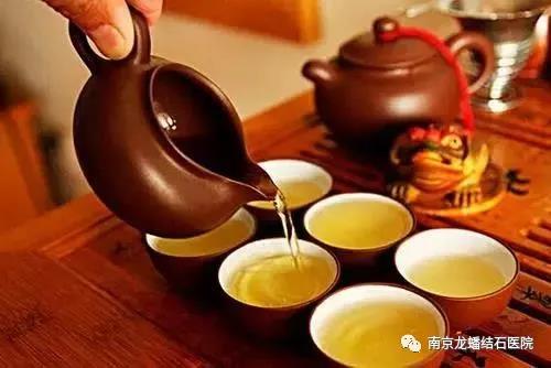 有腎結(jié)石，還能喝茶嗎？南京龍蟠結(jié)石醫(yī)院為您解析